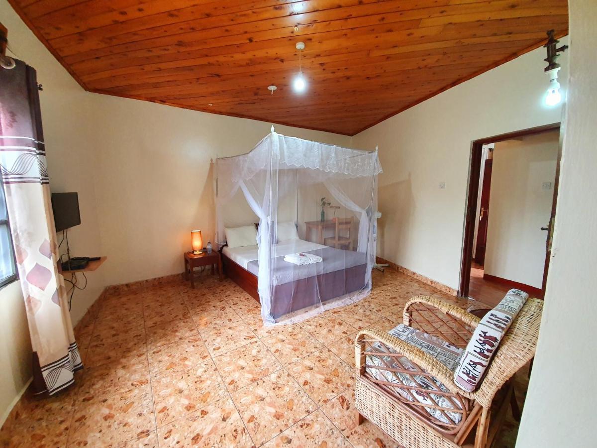 Annas Bed And Breakfast Энтеббе Экстерьер фото